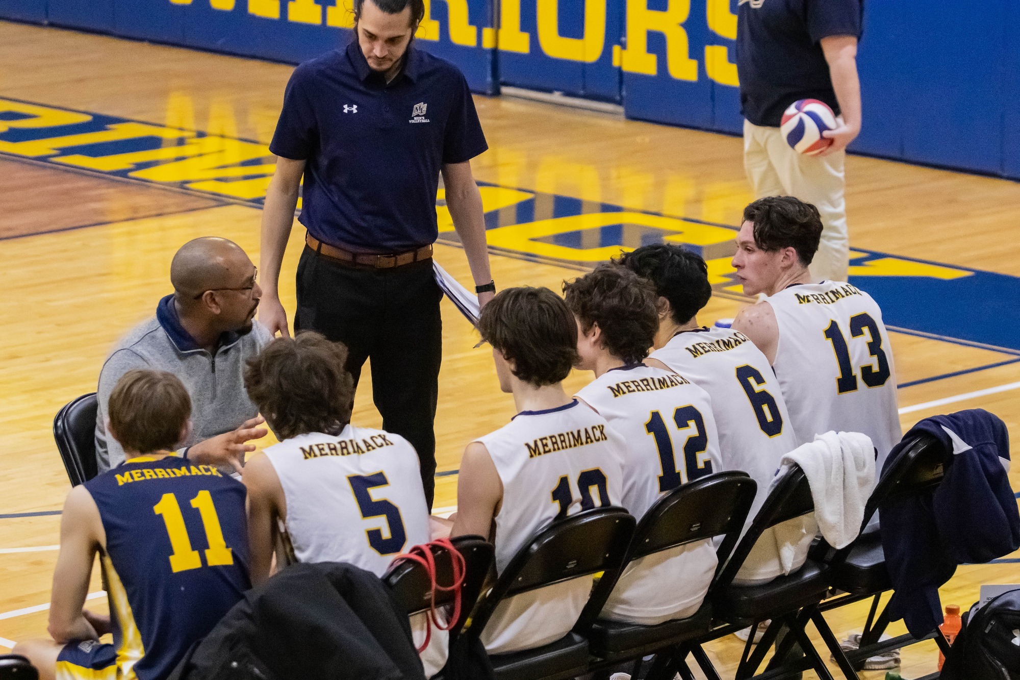 Men's Volleyball Beaten by Daemen University in Hardfought Match