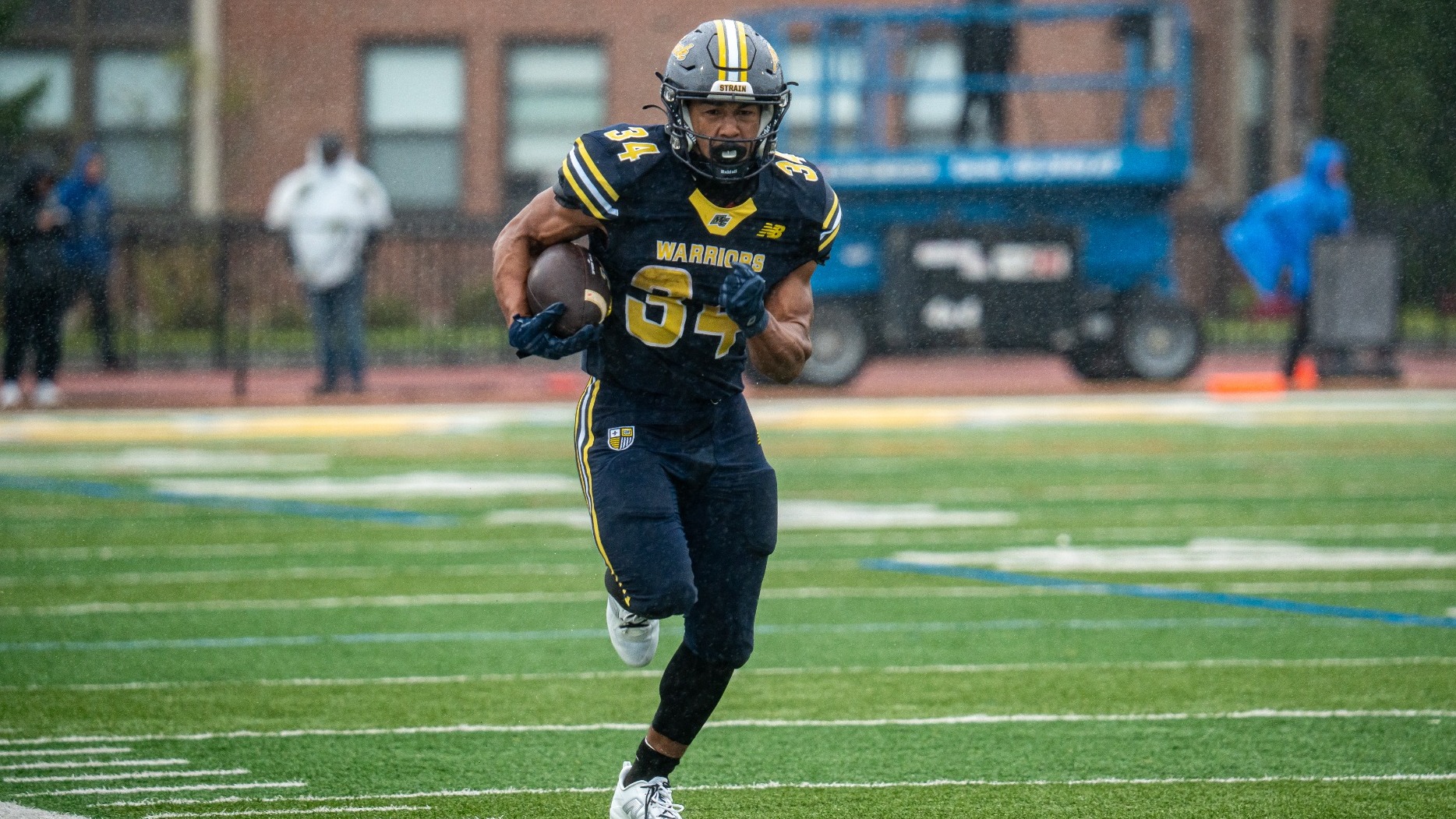 Football vs. New Haven - Matthias Latham
