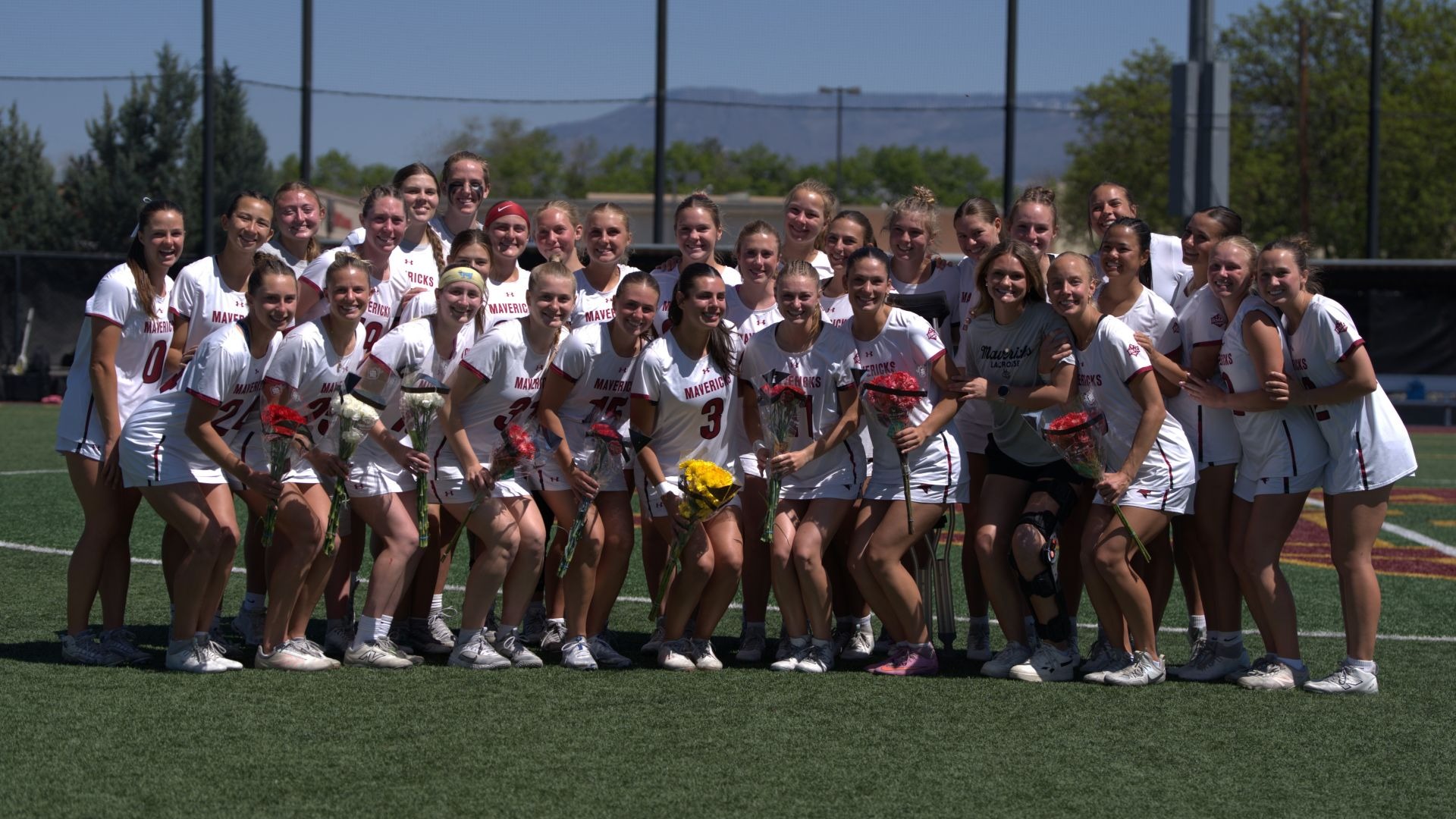 WLAX-TeamPhoto-SeniorDay