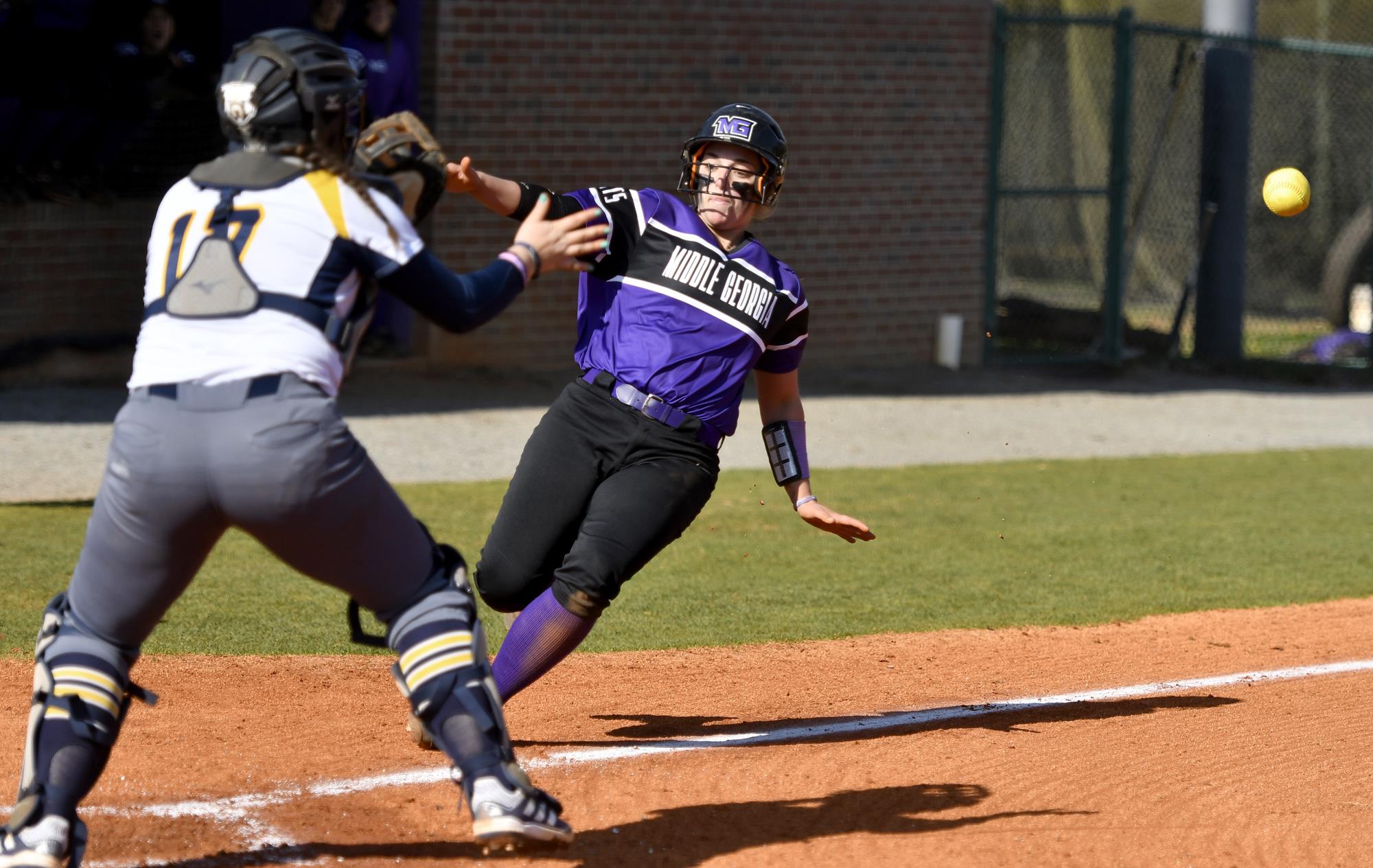 Softball Opens Season With Big Wins Middle State University