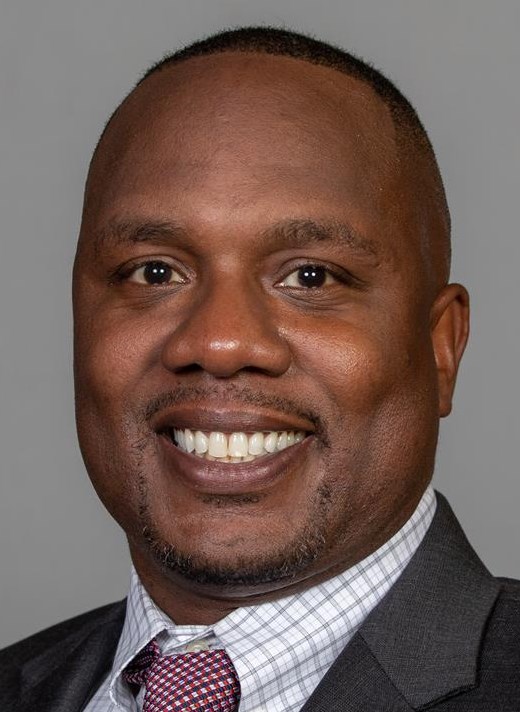  Kenneth Lowe