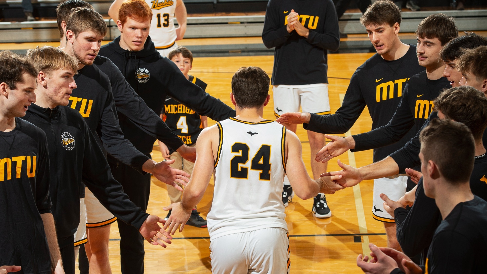 UW Stout Preview (Ty Fernholz)