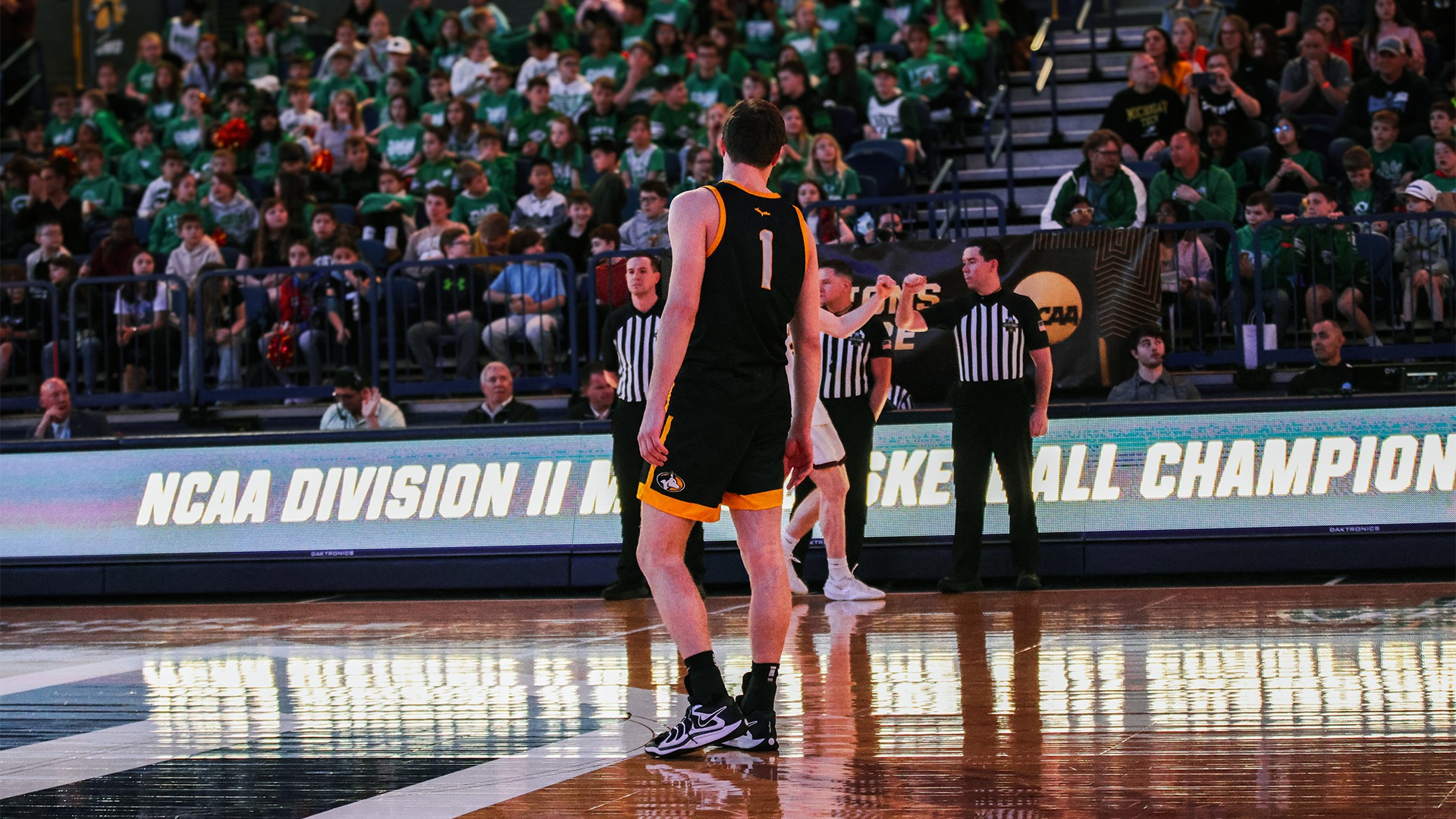 Tomashek CSC Acad All-America 