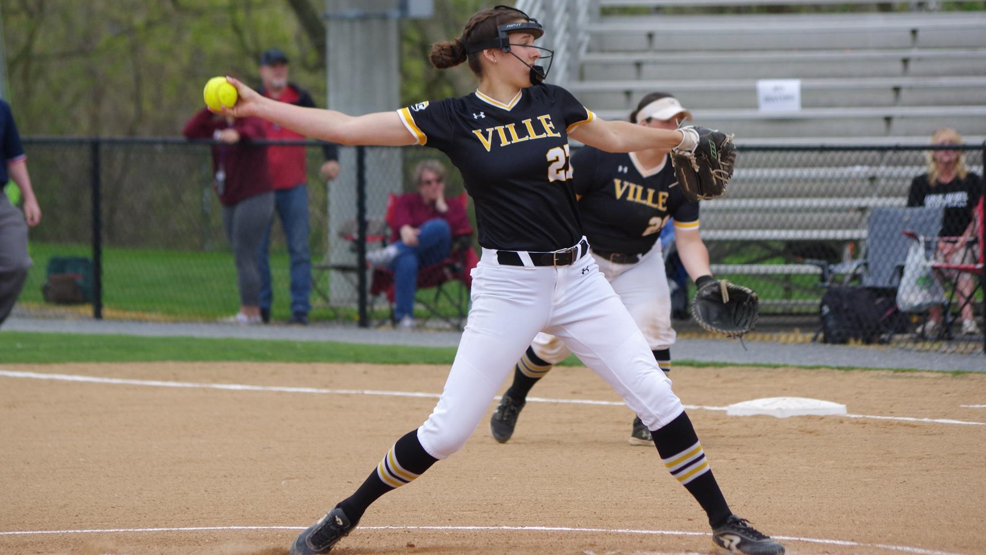 Softball drops doubleheader to firstplace Kutztown Millersville