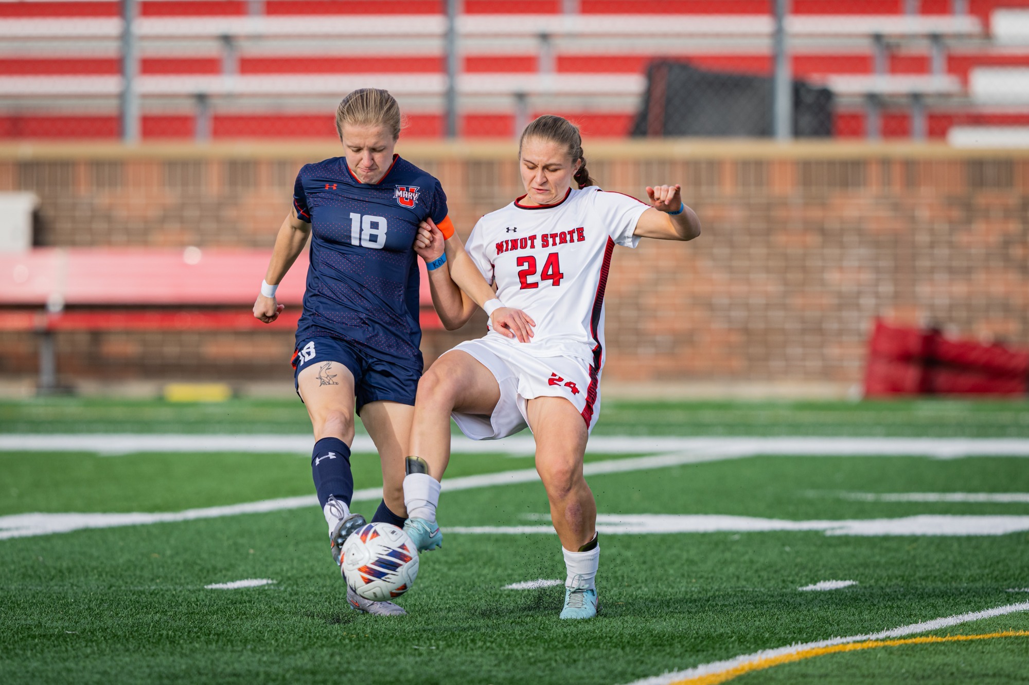 Womens Soccer versus UMary