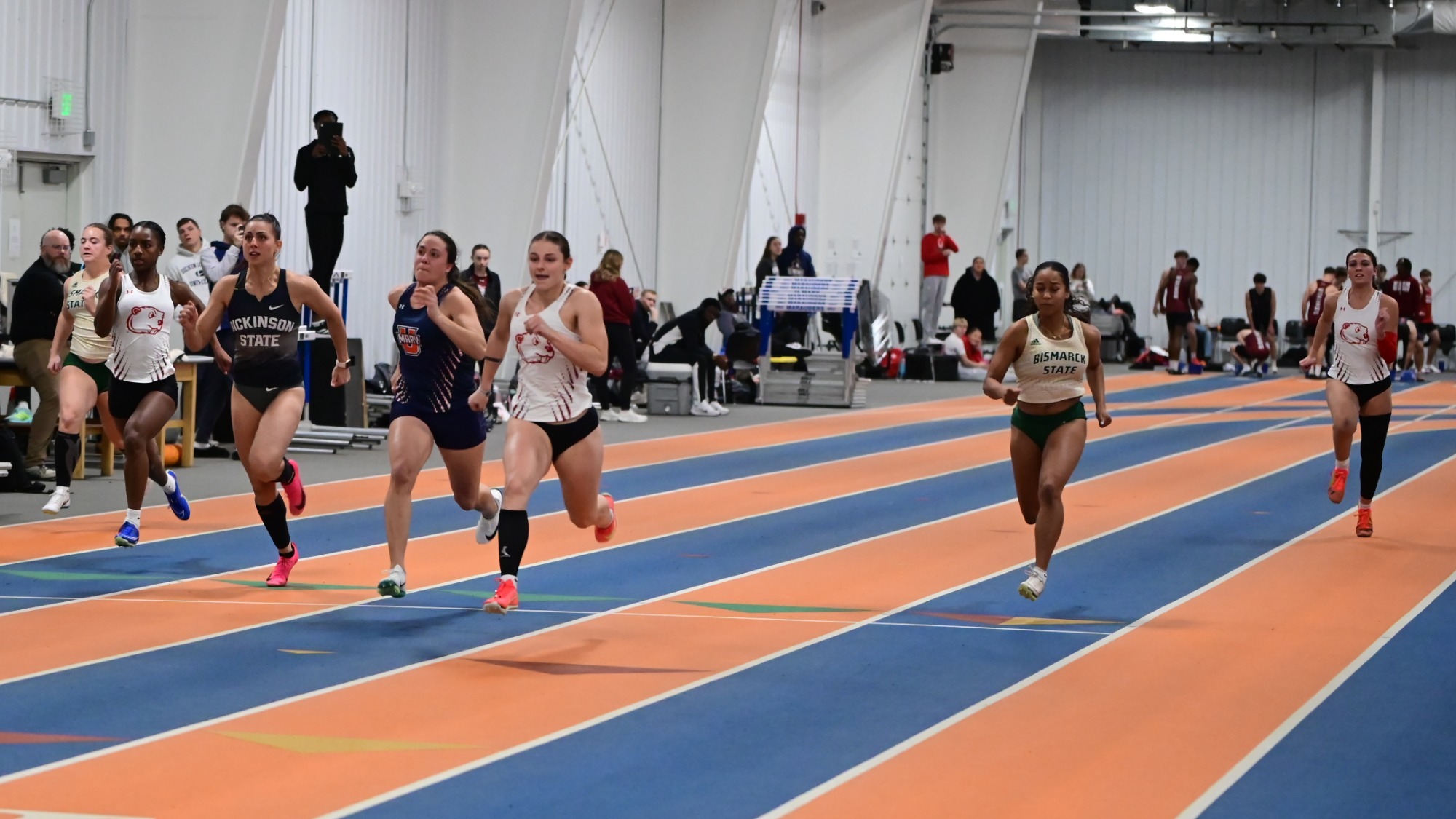 beaver women sprinters at UMary meet