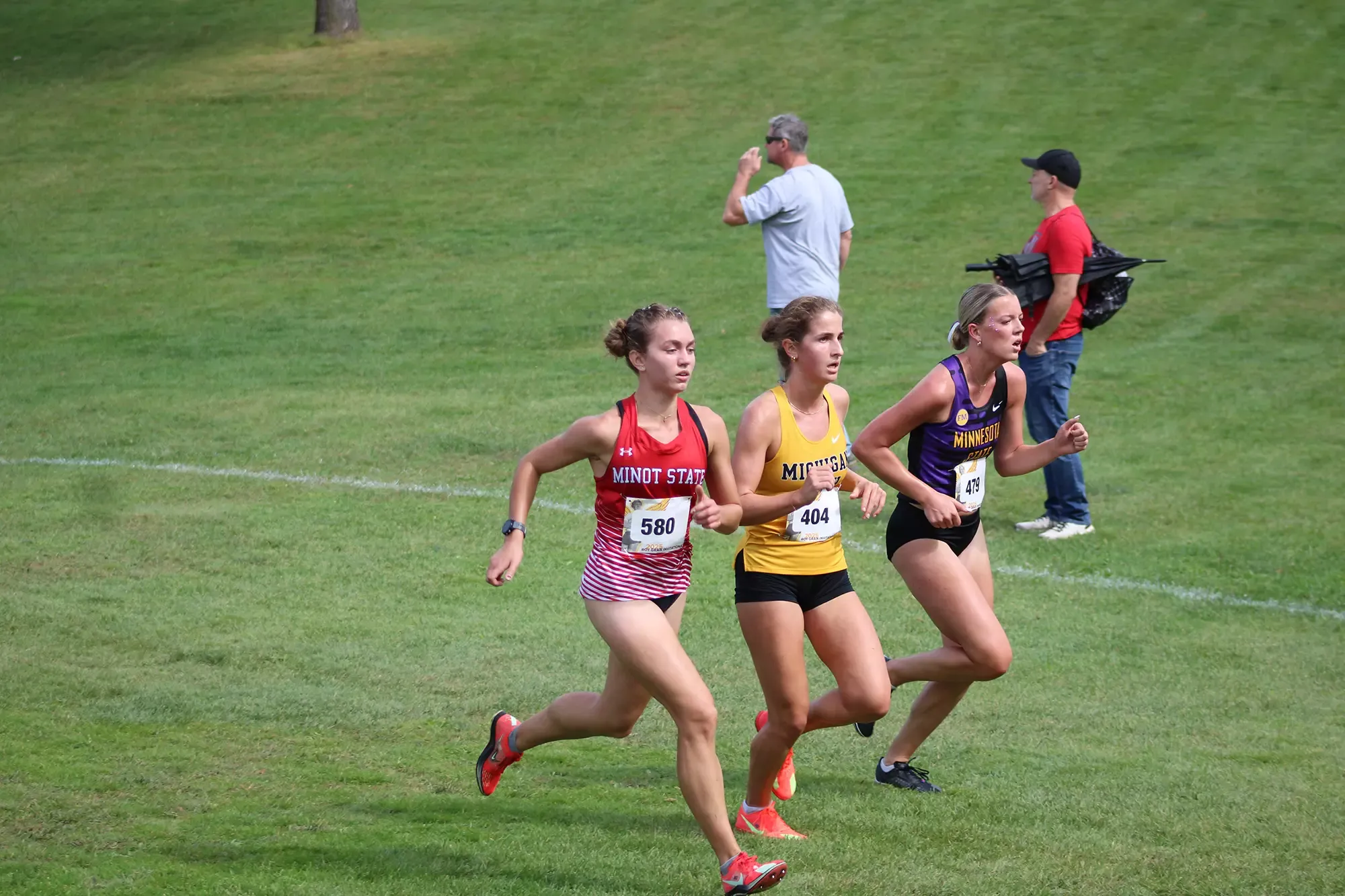 women at Roy Griak