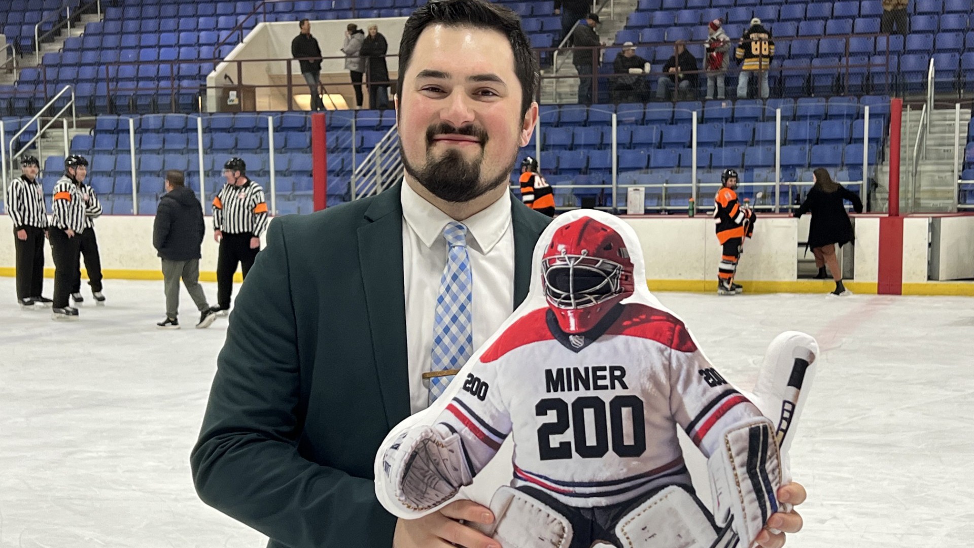 Miner 200th win