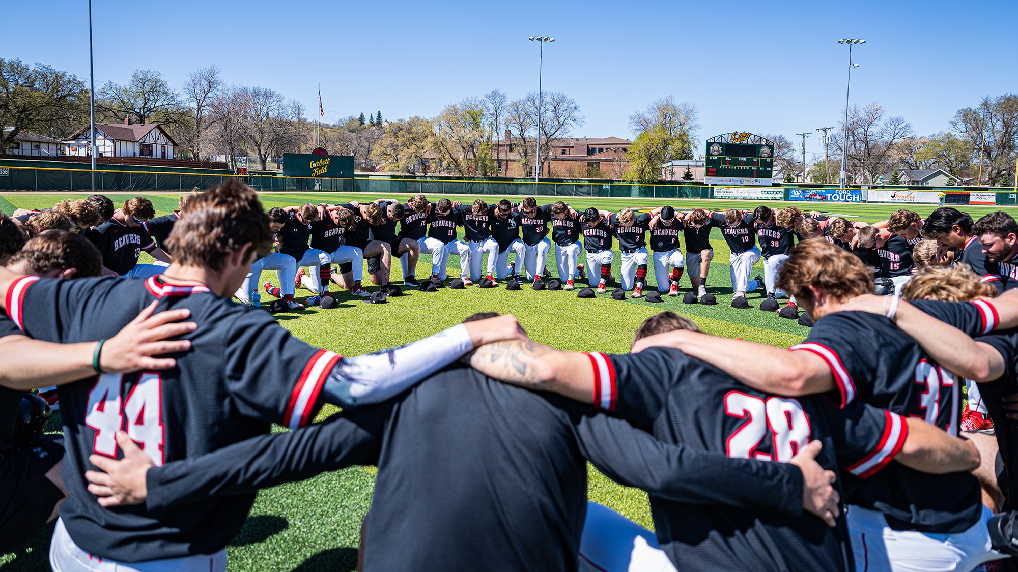 baseball huddle