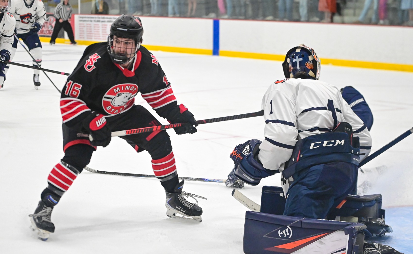 Joey Moffatt crashes the net