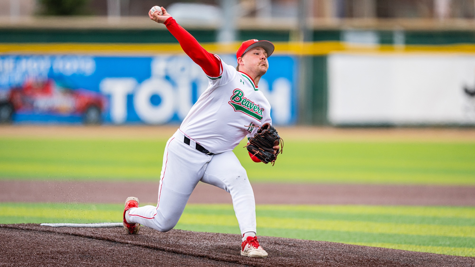 Ayden Sauerbrei pitching against Northern State