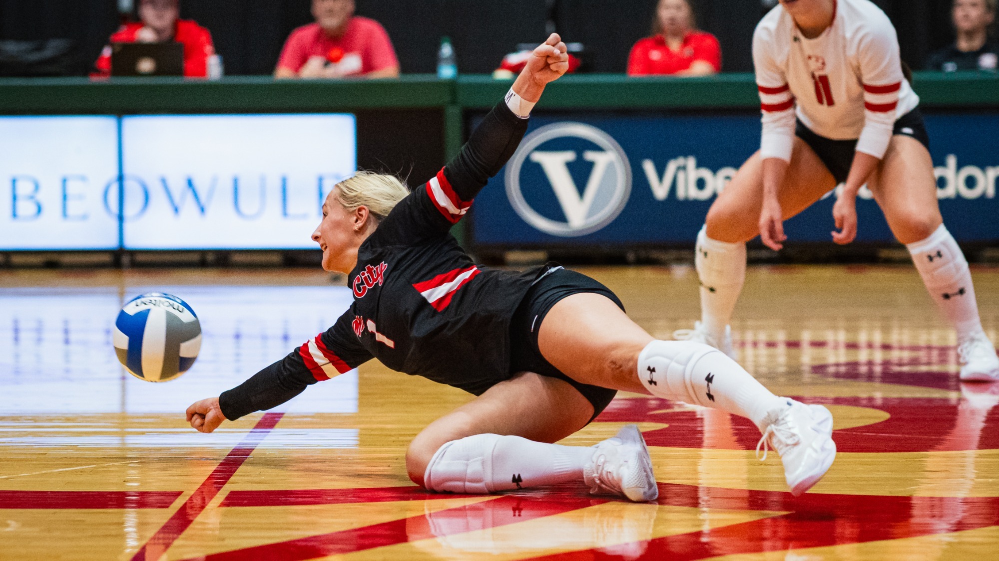 Maya Vibeto dig vs Bemidji State