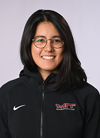 Laura Rosado headshot