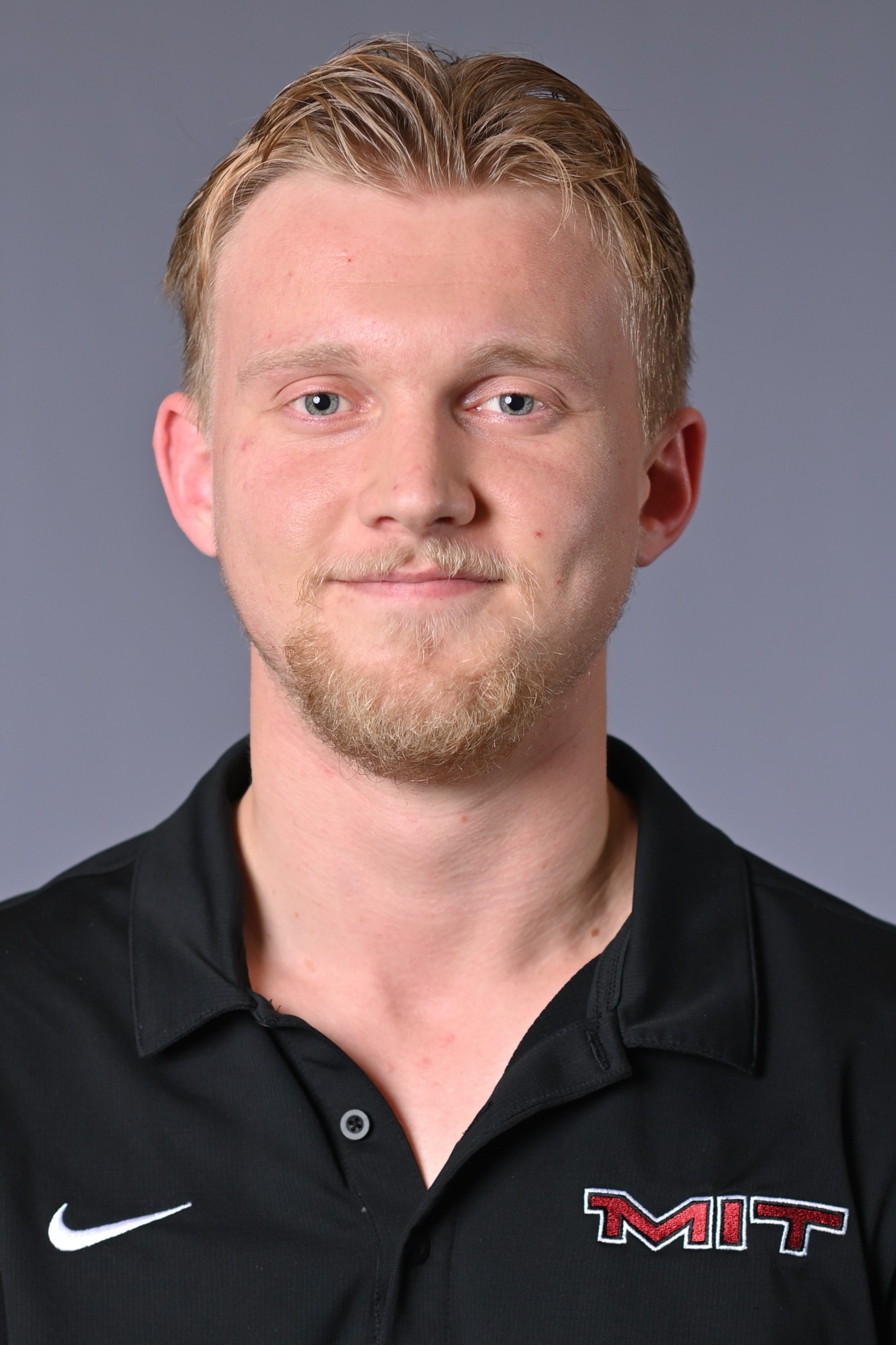 Headshot of Owen Carlson