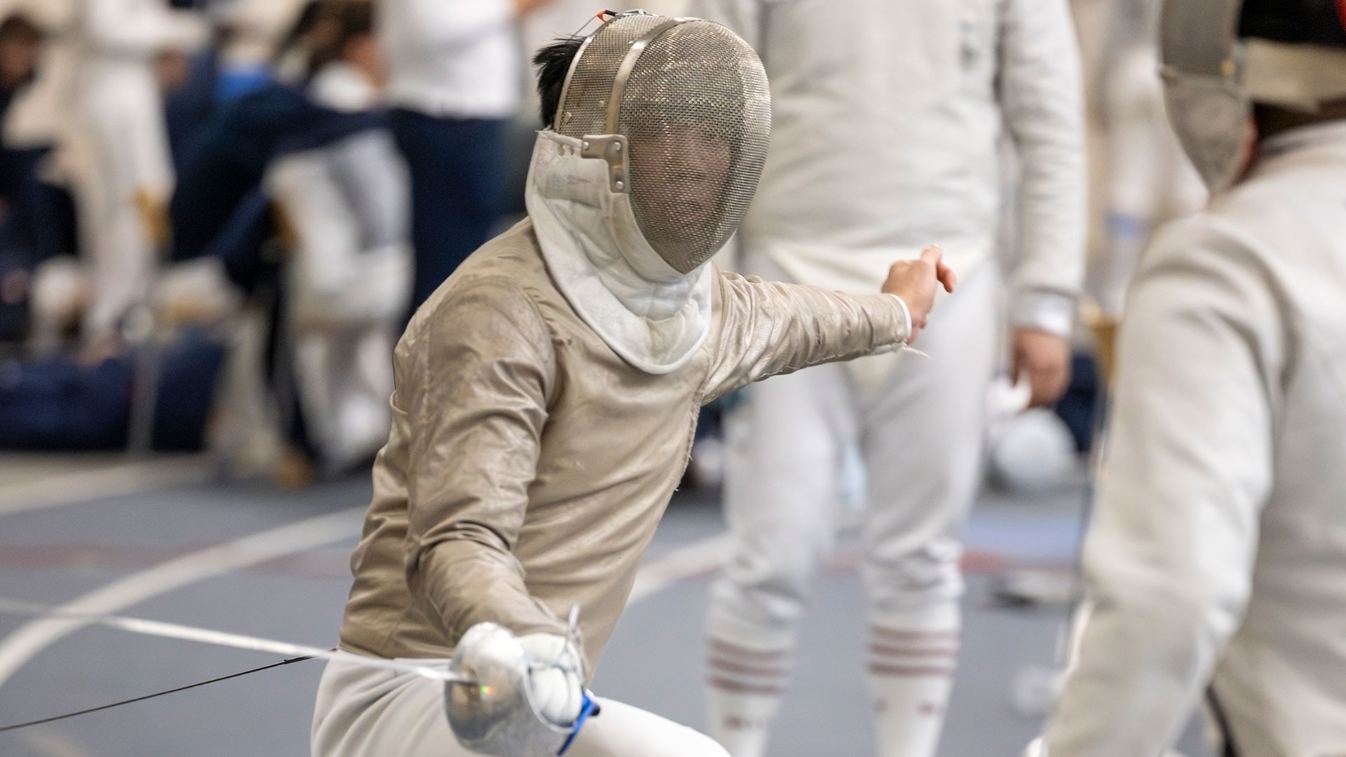 Zachary Tong moving towards his opponent