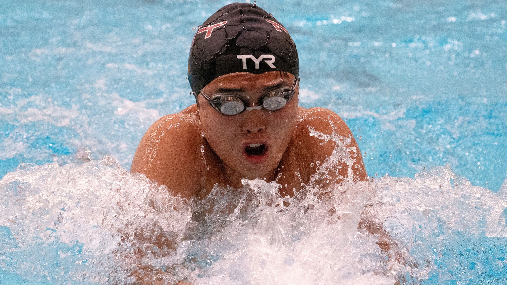 Grant Hu swimming
