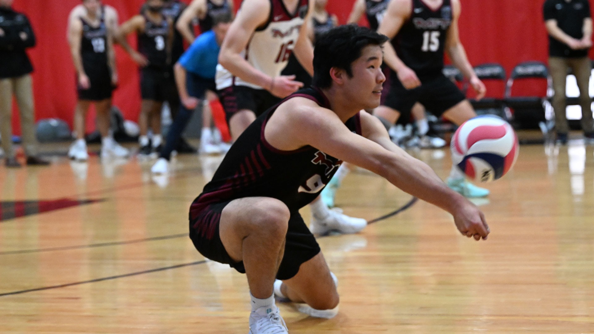 Grant Oh receiving the ball