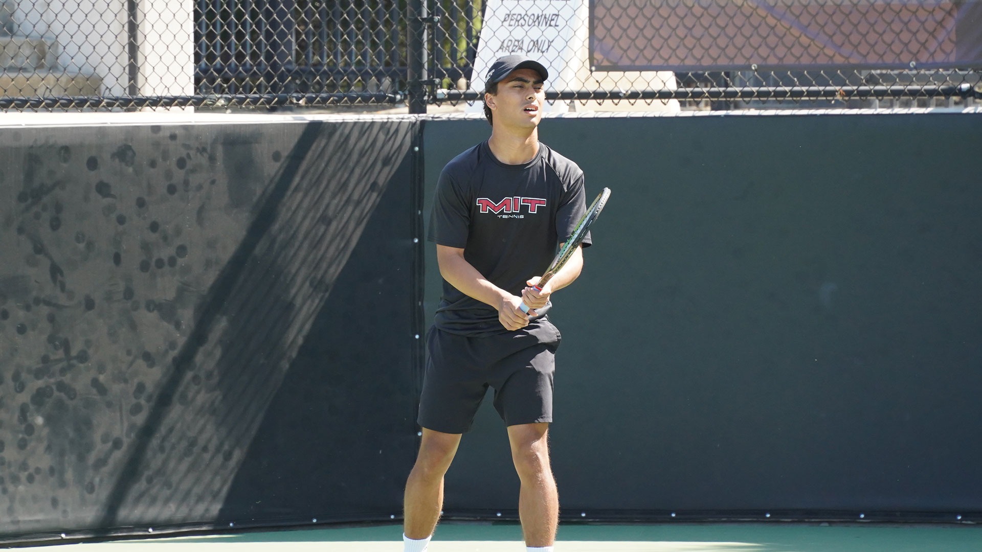 Kailas Kahler waiting for a serve