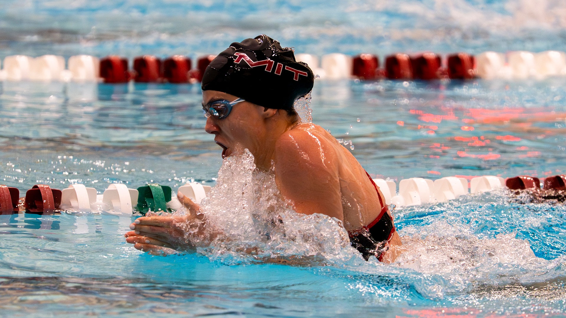 Jessica Crane swimming for MIT