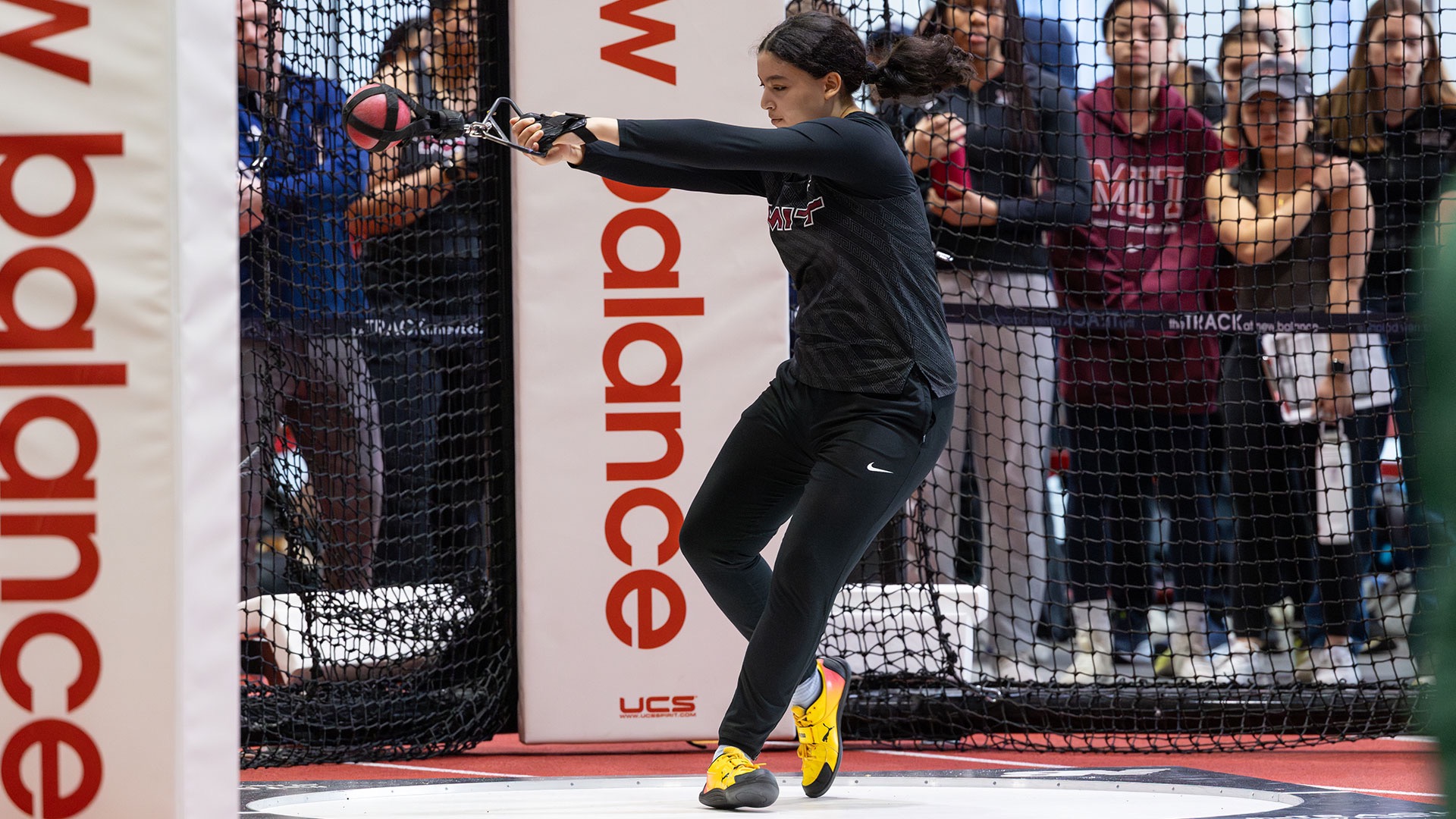Lilia Ould-Hammou in the weight throw