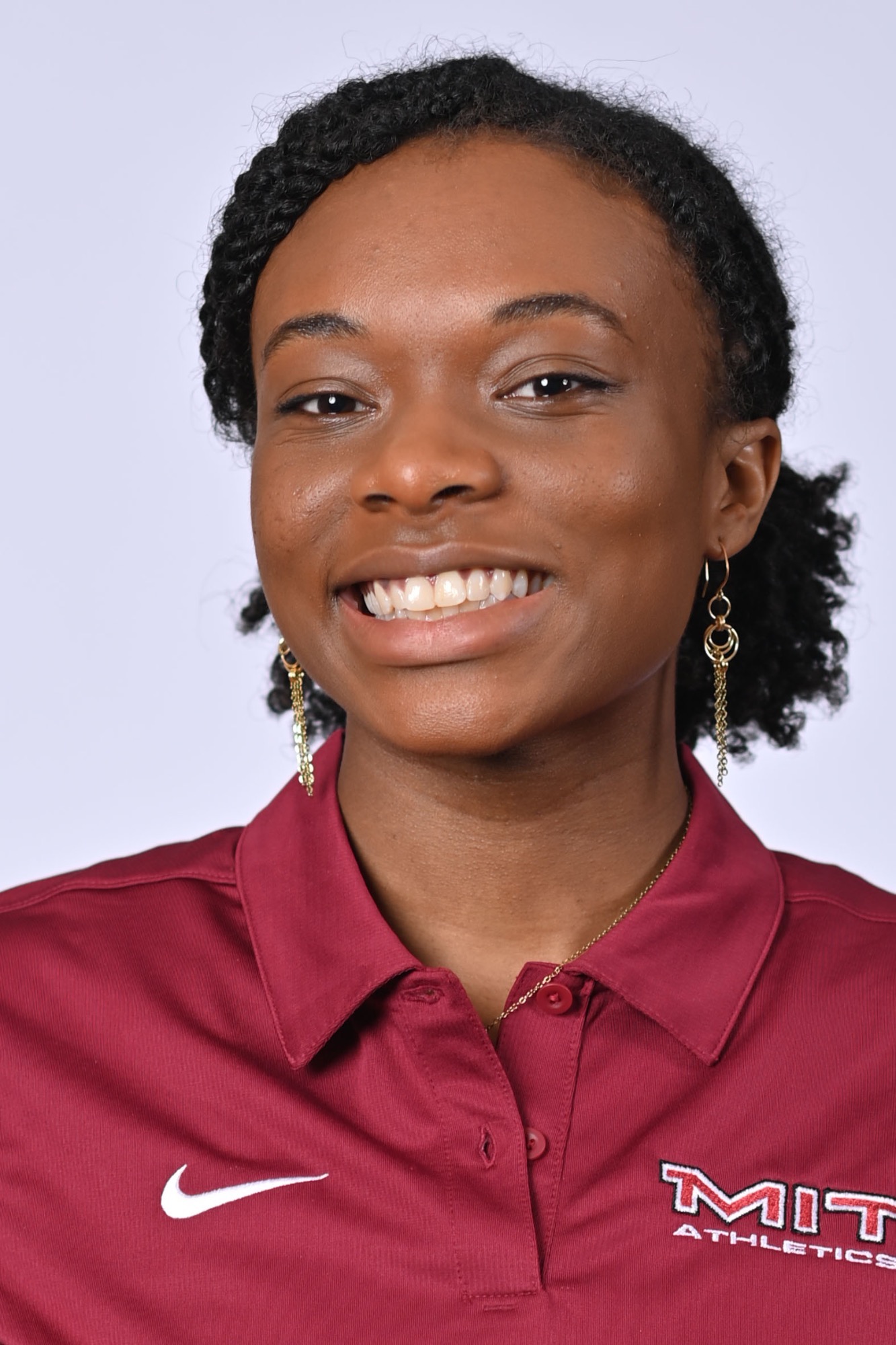 Olivia Dias headshot