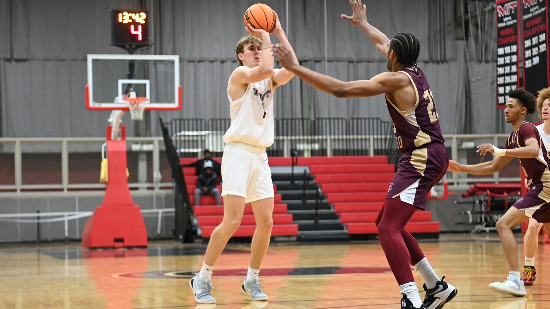 Wyatt Mowery shooting the ball