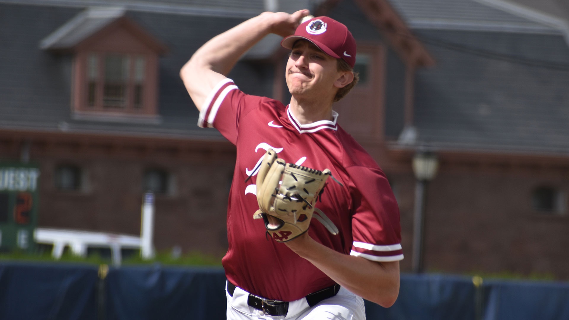 Chase Rubin pitching for MIT