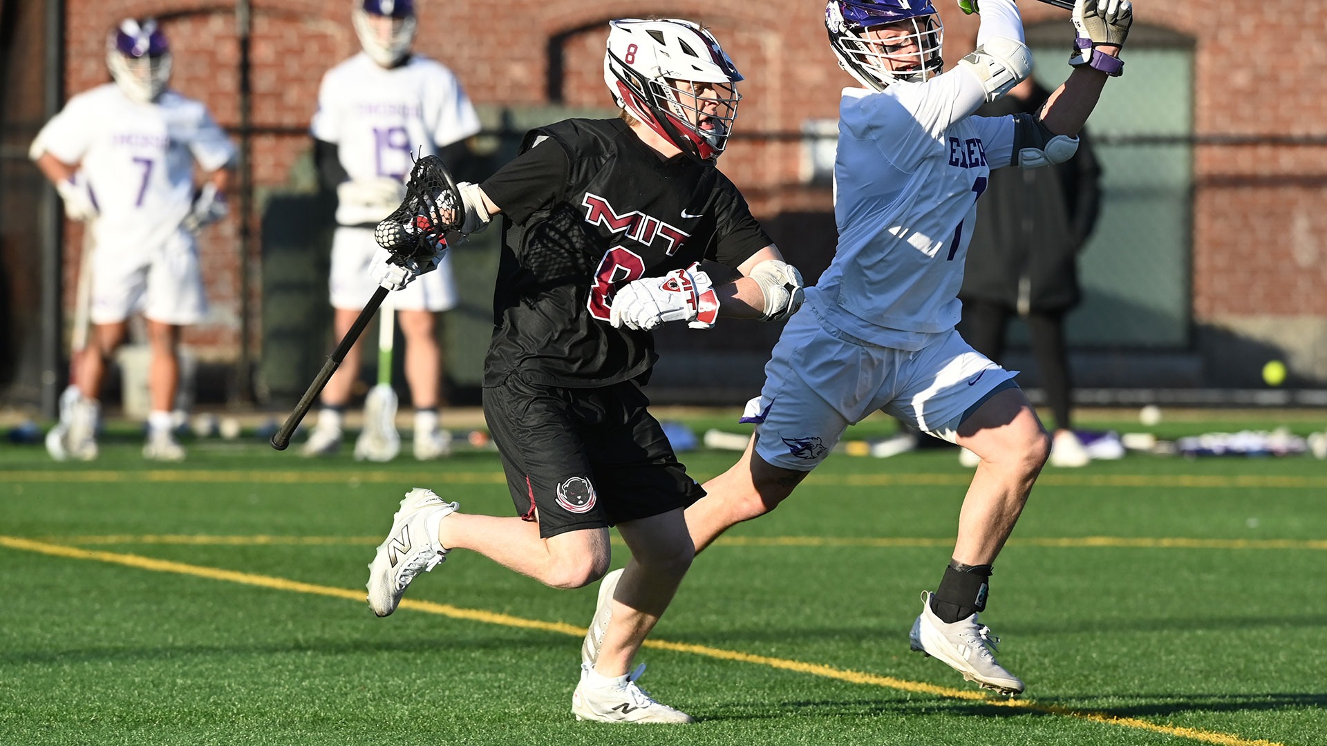 Bobby Jones running past a defender