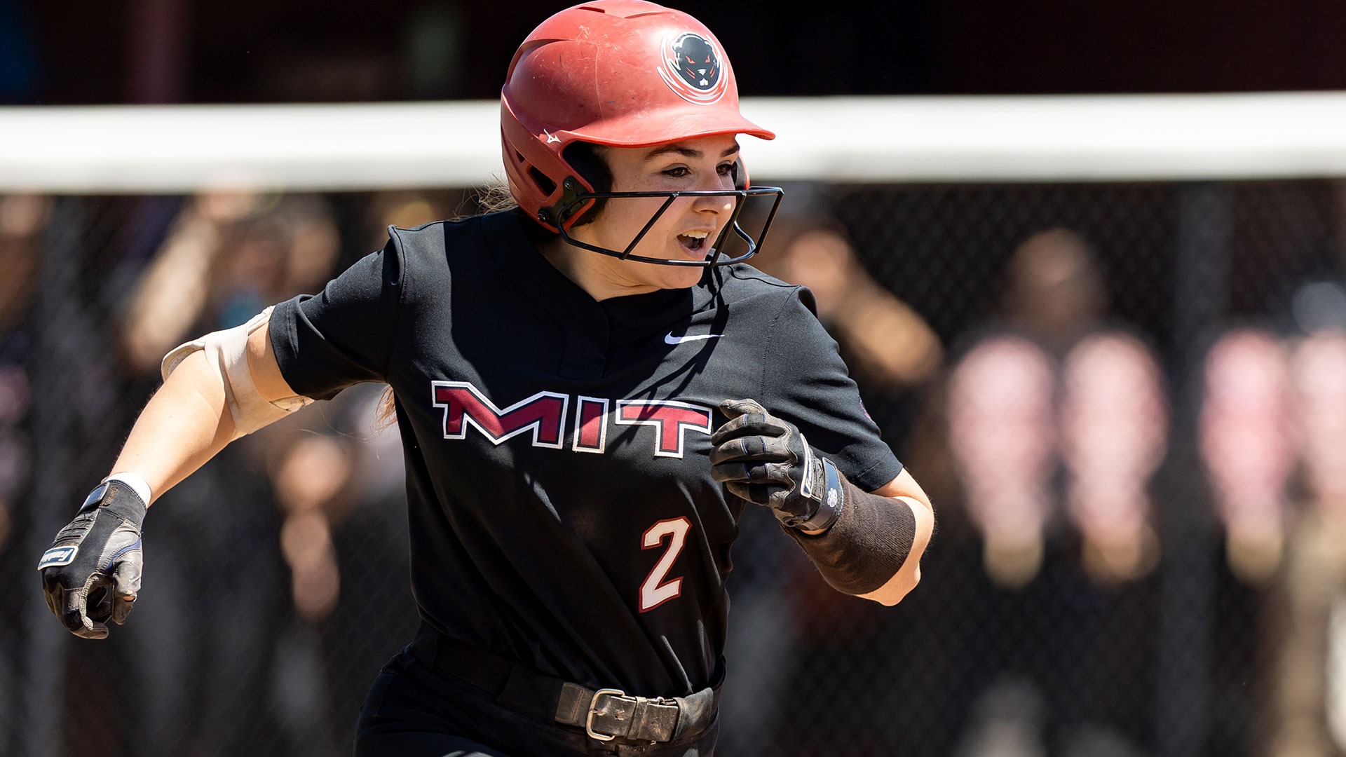 Delaney Benevides running out of the box