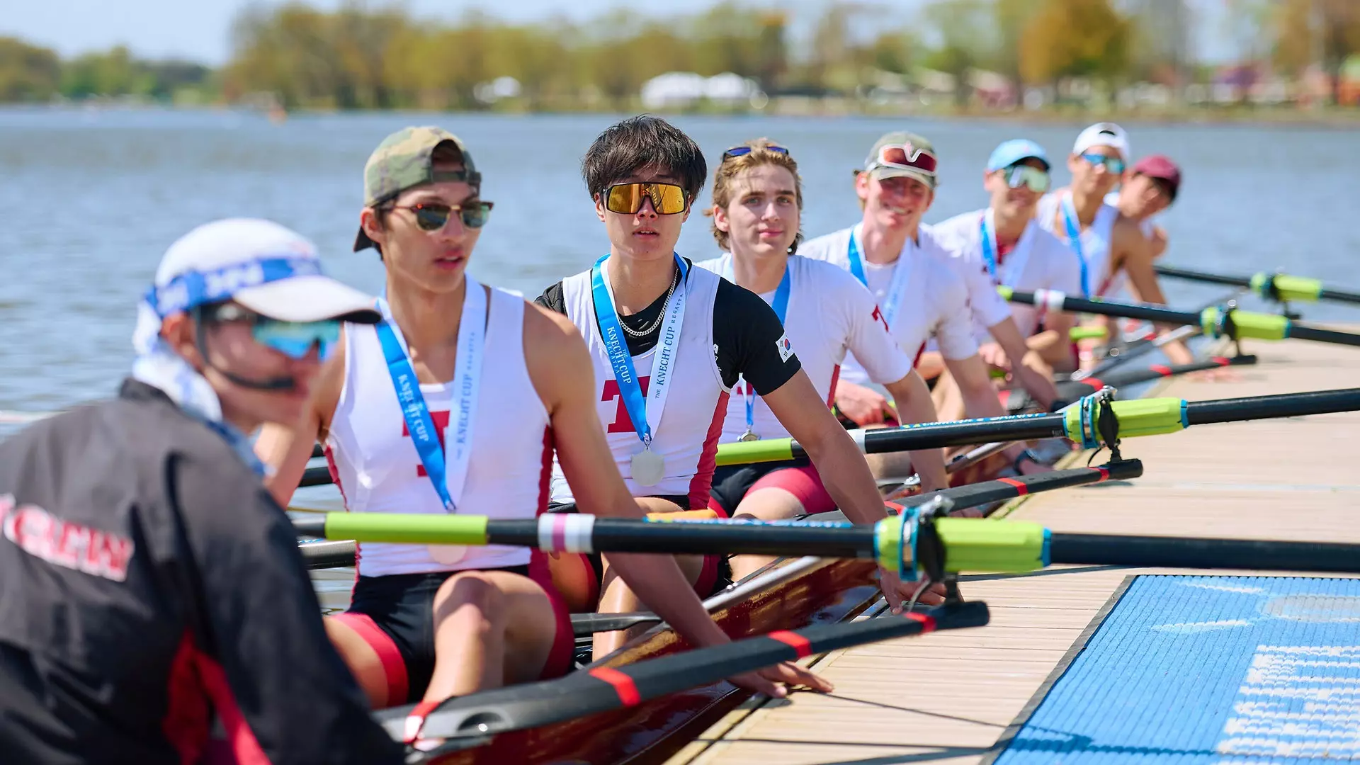 Men's lightweight crew with silver medals