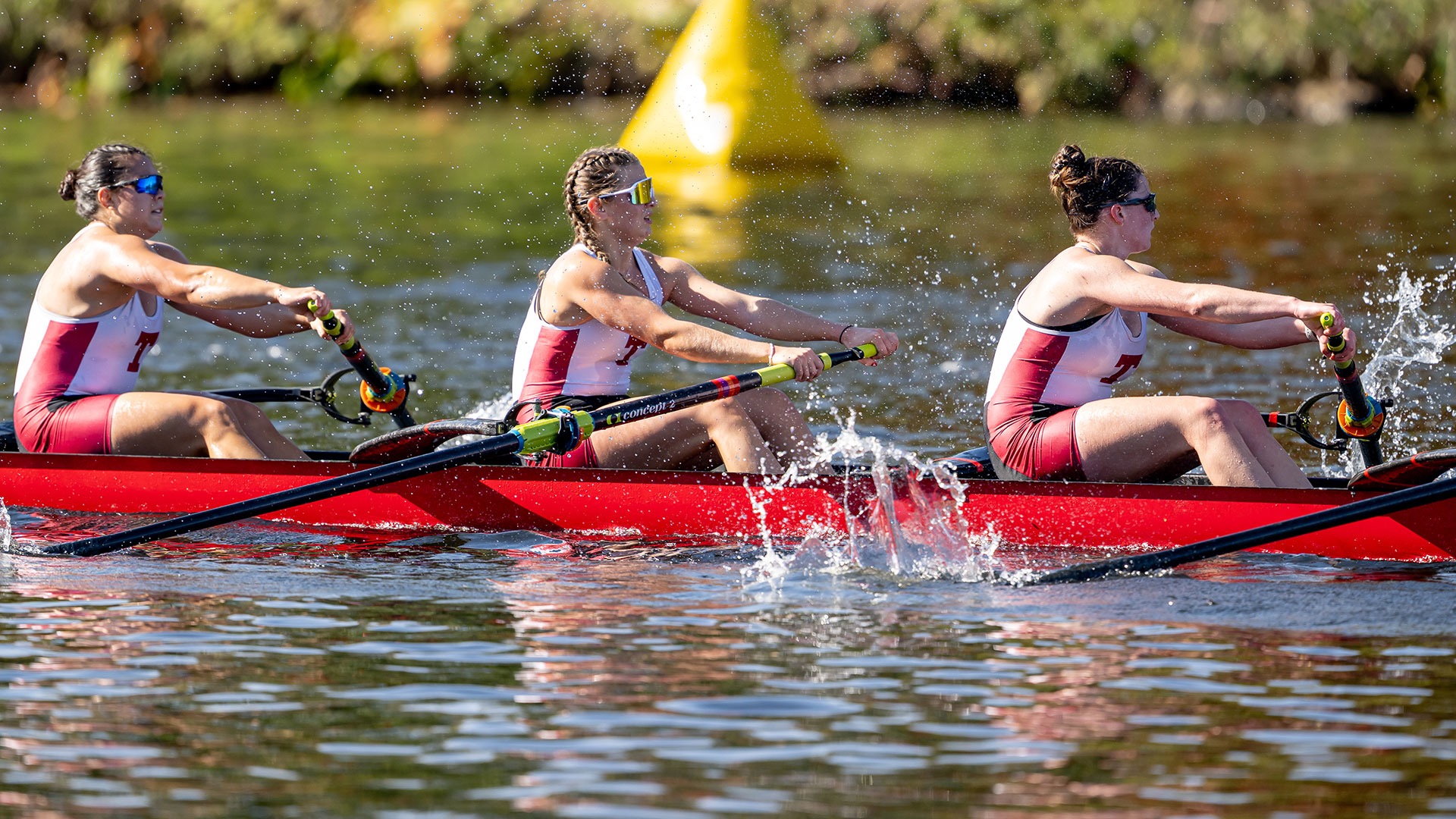 MIT women's openweight crew racing