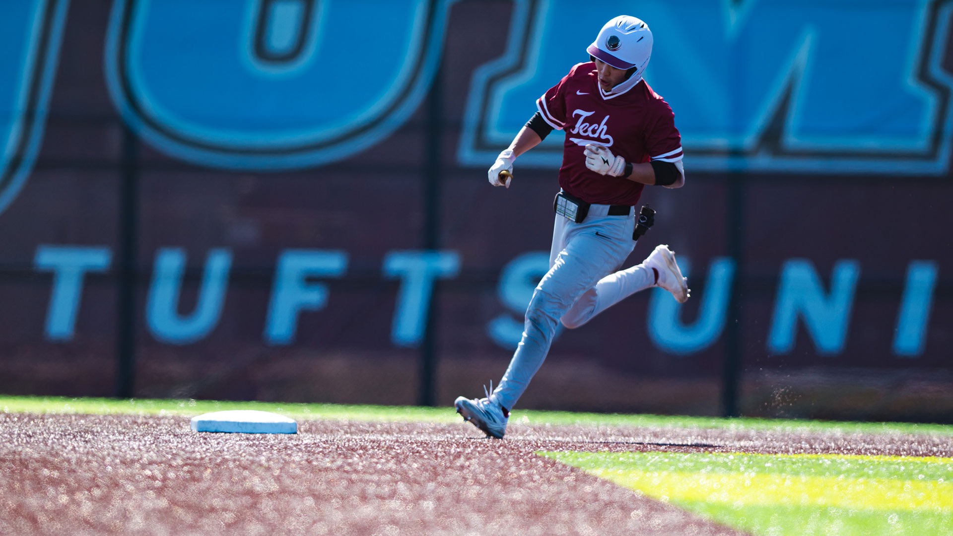 Dalton Chi rounding the bases