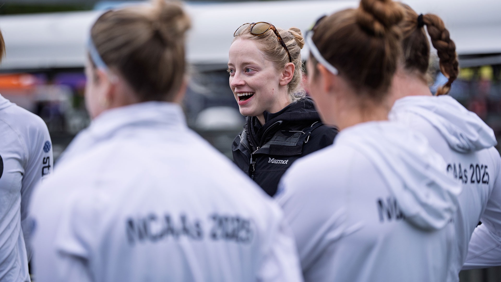 Hannah Woodruff in a huddle coaching