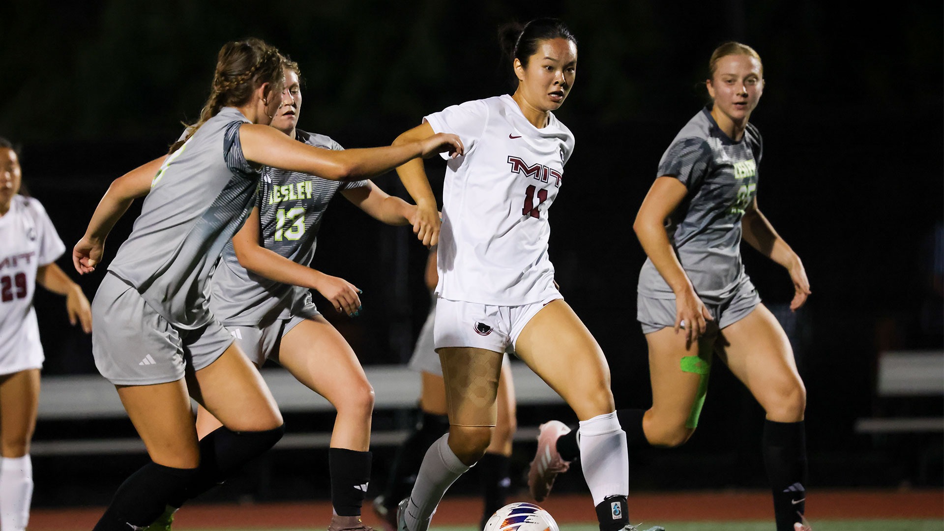 Claire Zhang battling through a defense