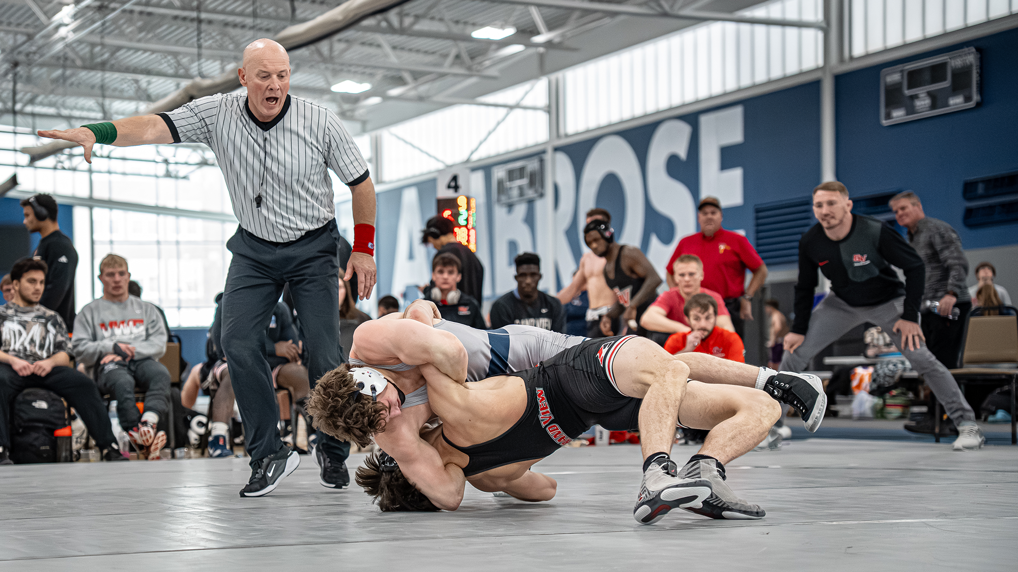 Brayden Eikermann Pins No. 1 Elijah Larsen of Grand View (Iowa)