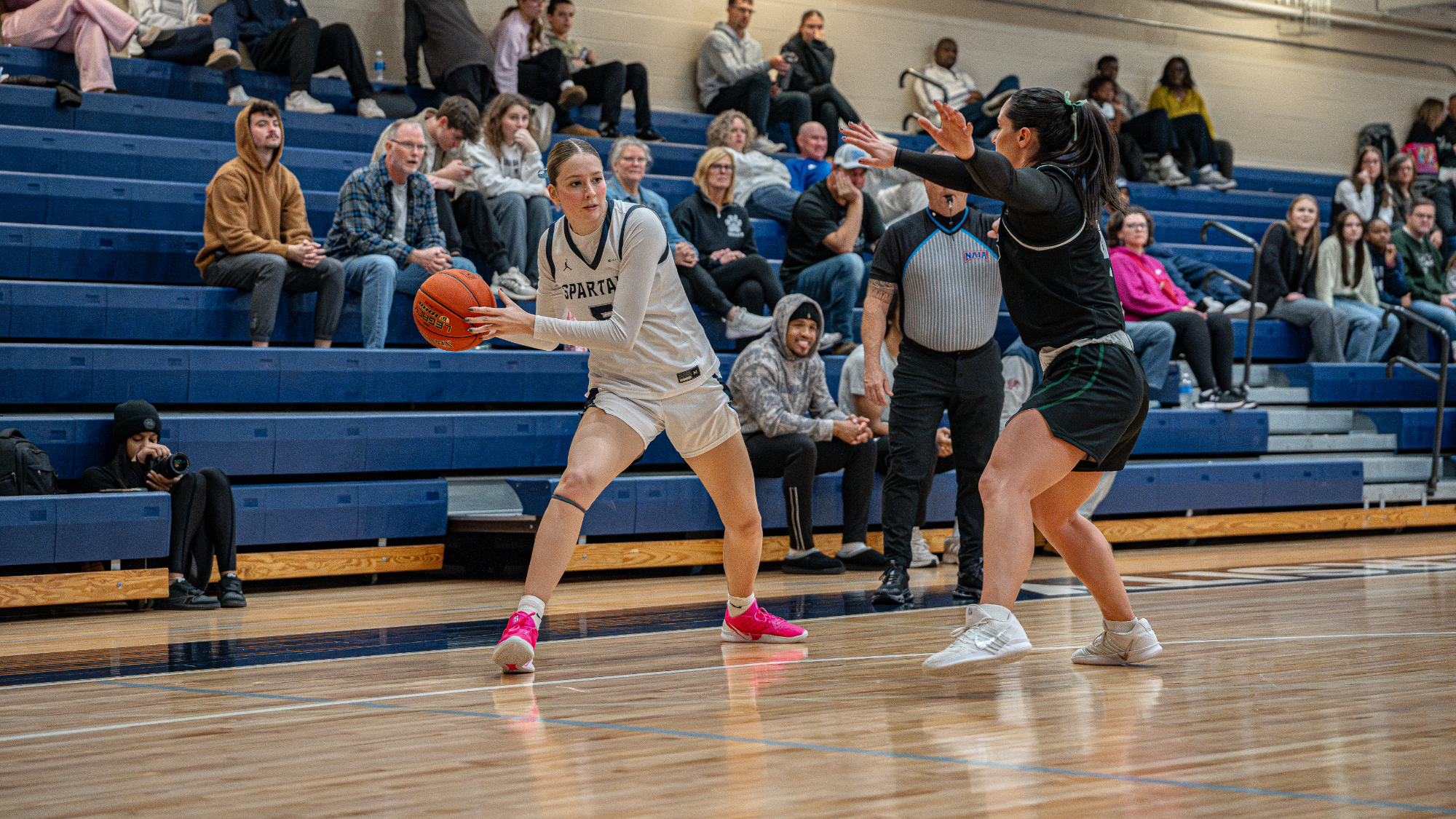 Mariana Cubero Defending the ball