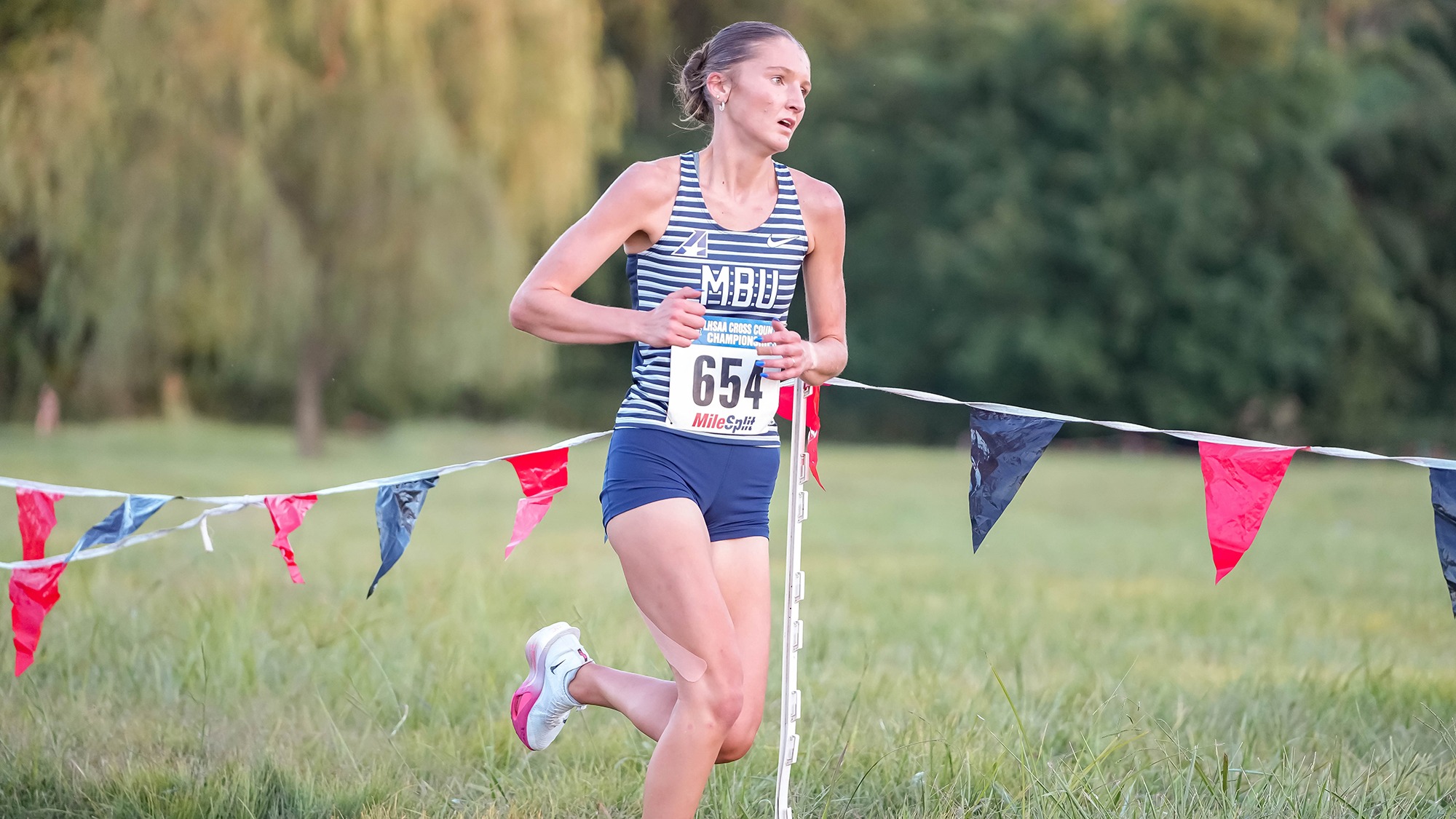 Isabella Aimonette runs at the SEMO Redhawk Invite