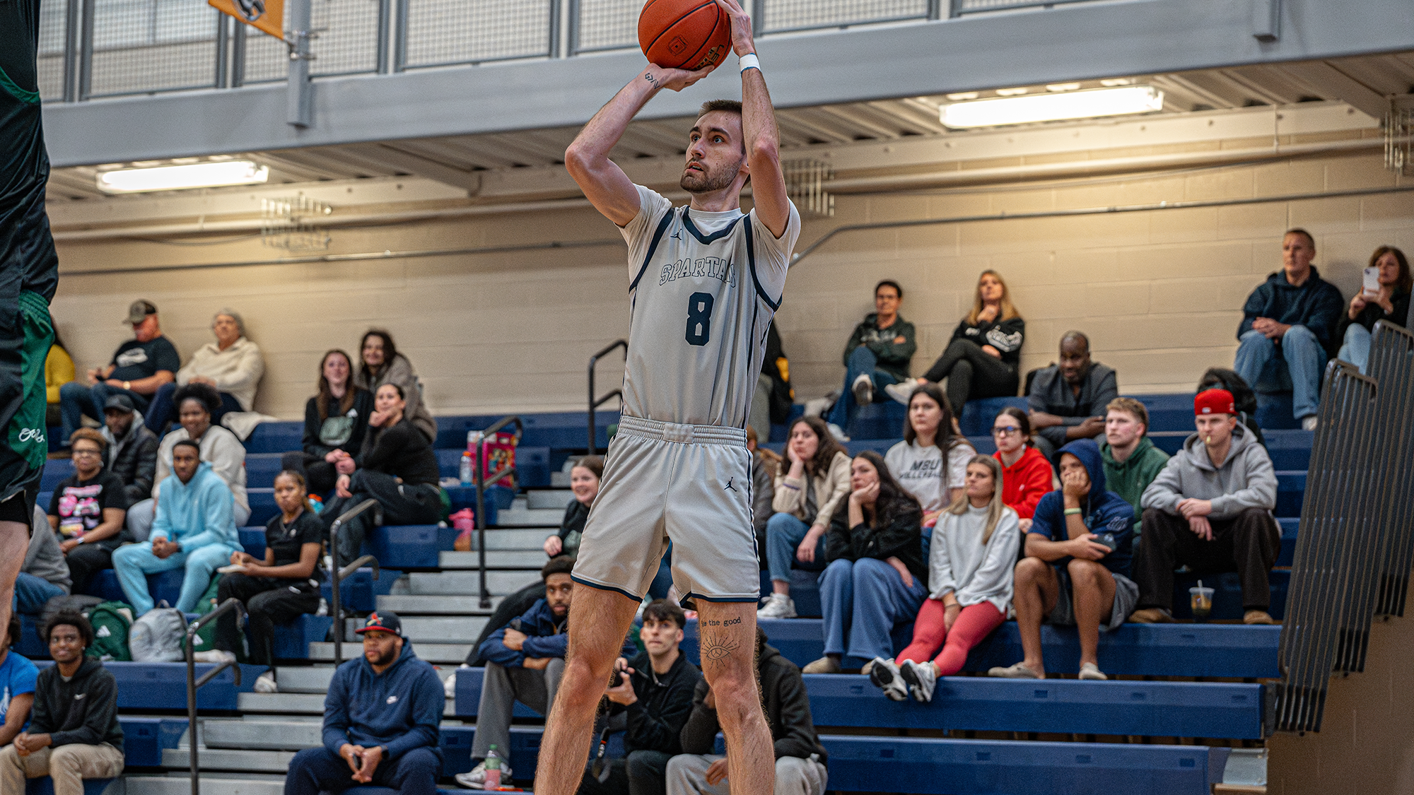 Austin Lewis jump shot