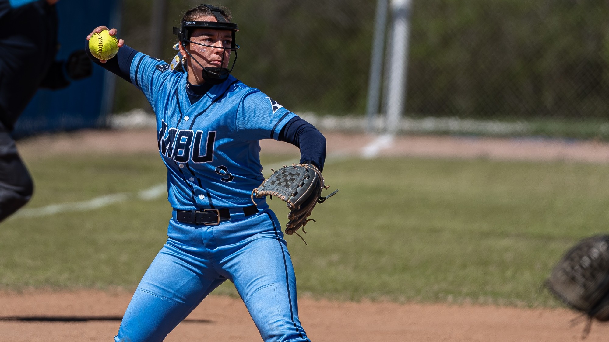 Allison Leigraf throws over vs No. 17 CMU