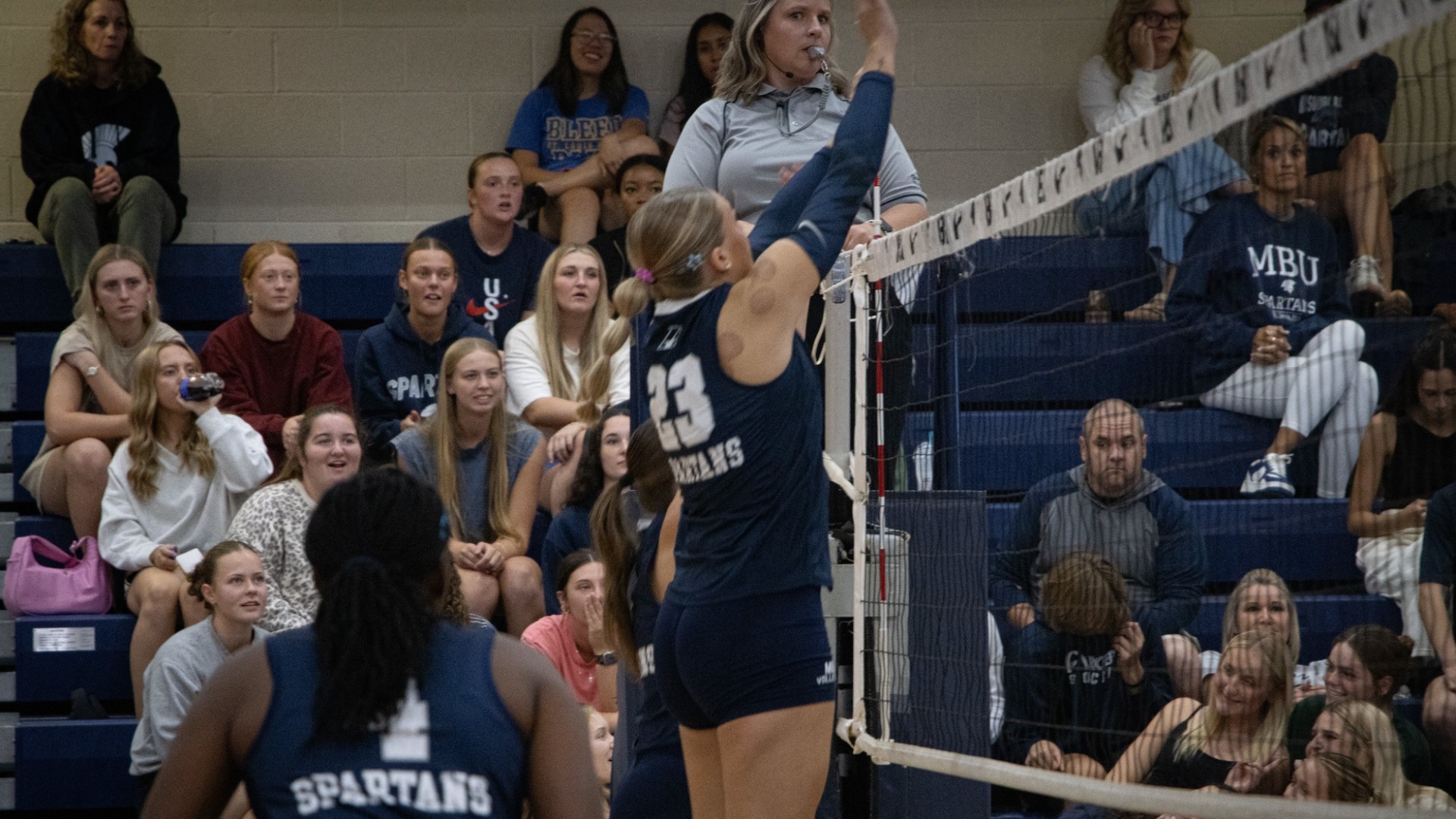 Wom Volleyball Action Shot