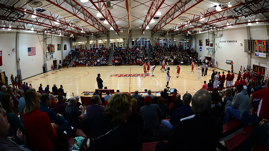 Huff_Glennie_game_action_small_KK3_3256