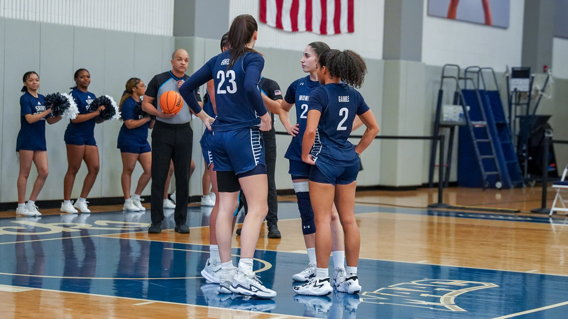 WBB HUDDLE SHOT