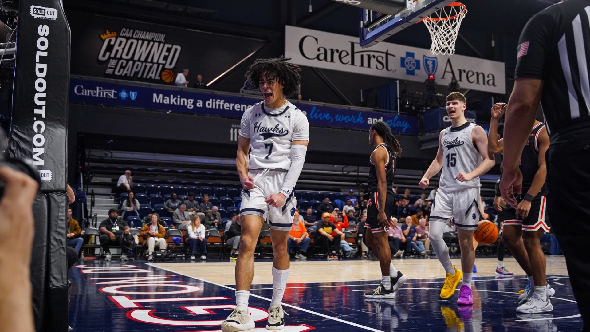 Justin Ray screams and flexs at the camera