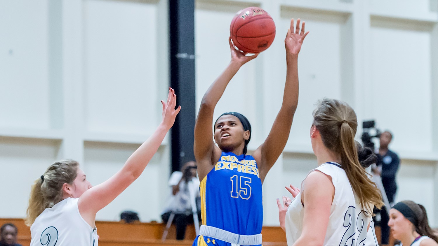 Monroe Express Women’s Basketball Drops RoadTilt at Nassau Monroe