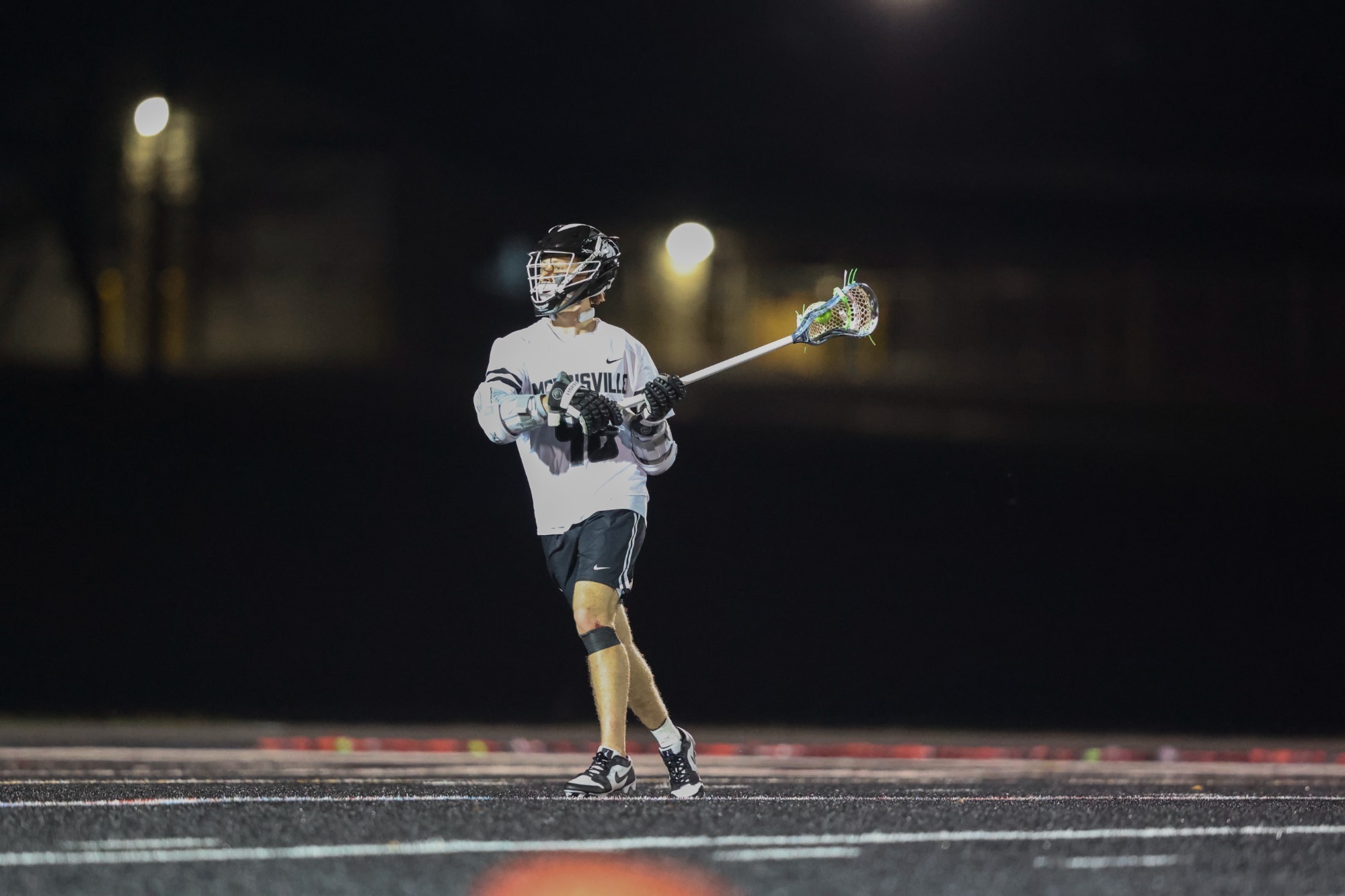 Noah Taylor passing the ball