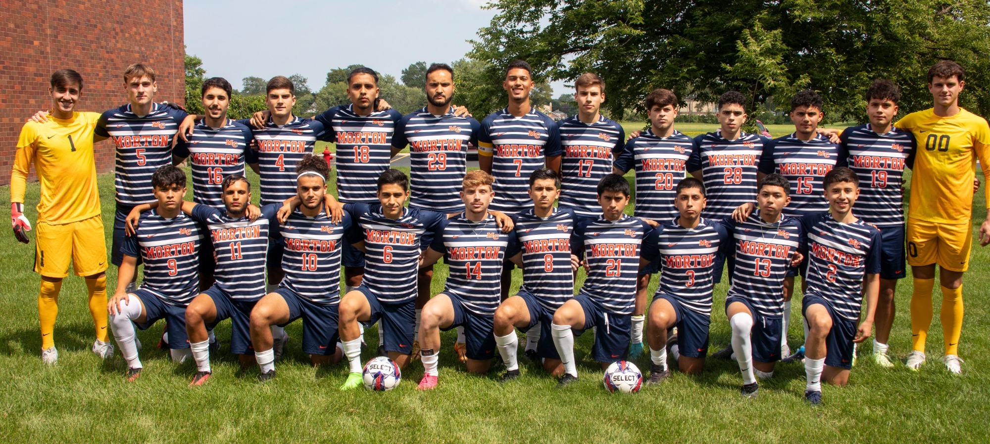 Men's soccer 2023 team pic