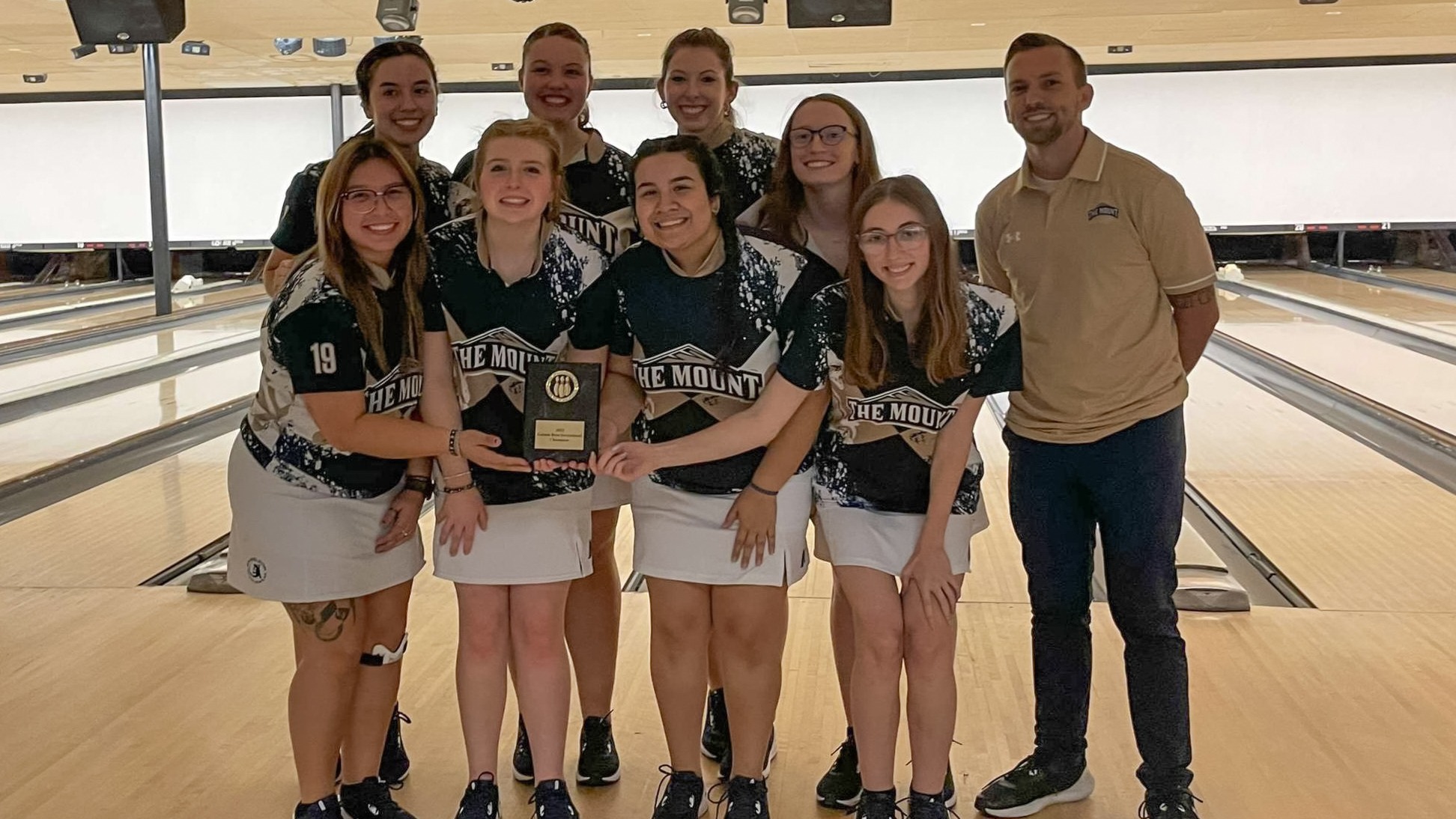Mount Bowling Poses after Winning the Golden Bear Invite