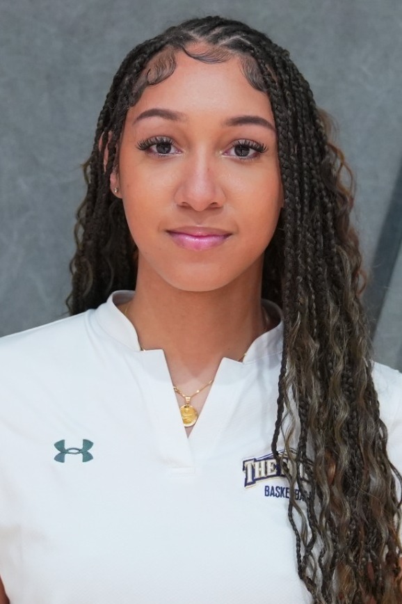 Iliana Chase Headshot 24-25