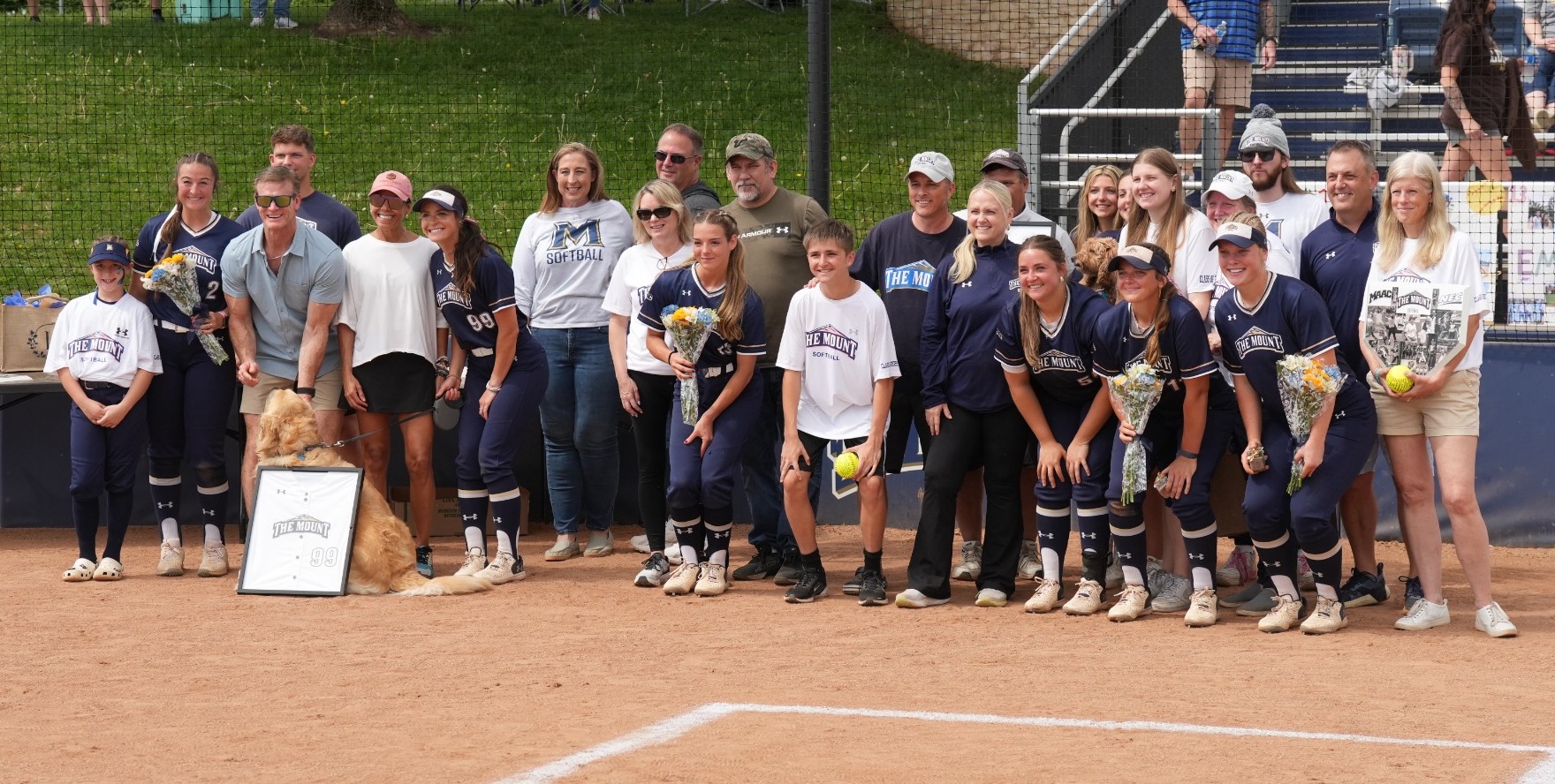2025 Softball Senior Day Group Photo