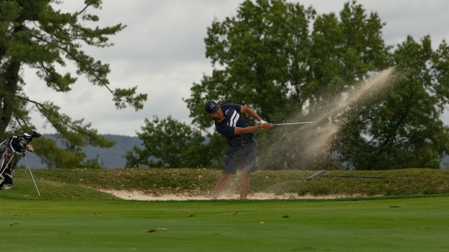 Kosalutta Putting Ball out of Dirt